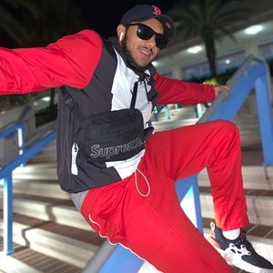 Meet your Posher, Damian